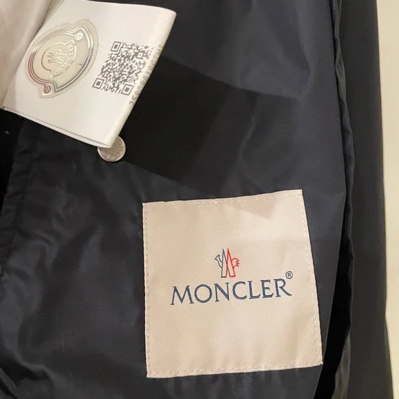 Men’s Moncler windbreaker in Dark Navy with Logo